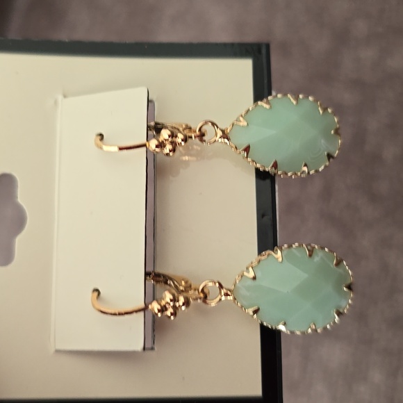 NAPIER BRAND WOMENS FASHION JEWELRY PIERCED EARRINGS BUNDLE OF 5 PAIRS - Picture 4 of 11